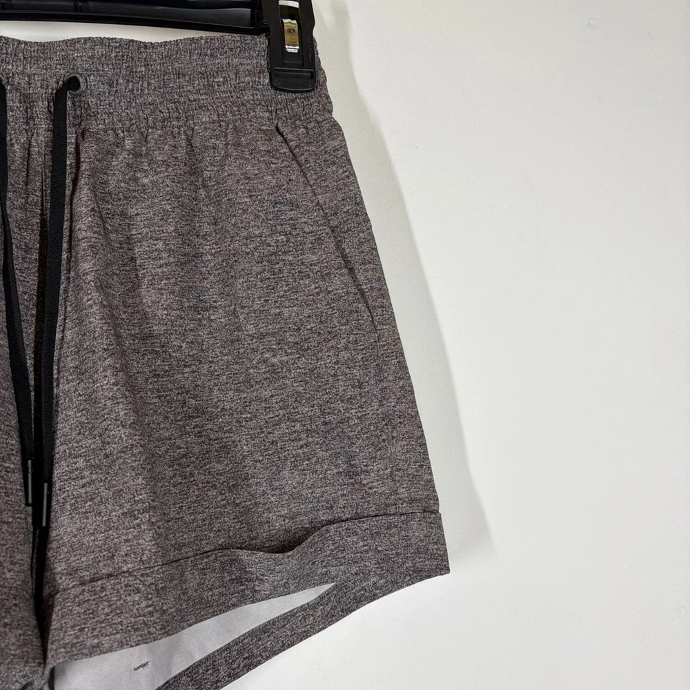 Lululemon Spring Break Away Short 4 Way Stretch 3” Size 4